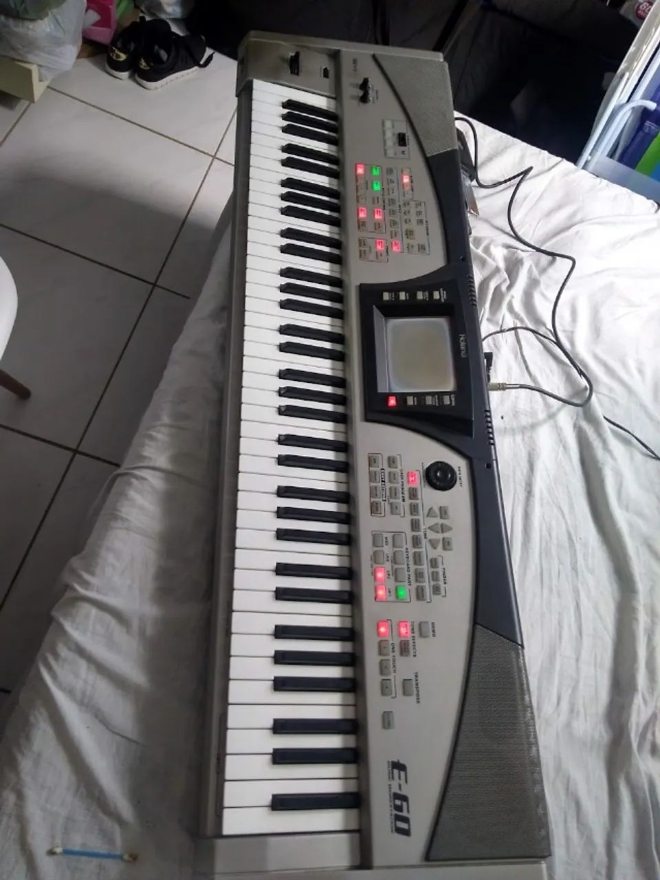 ROLAND E-60 (LER DESCRIÇÃO) - Foto 3