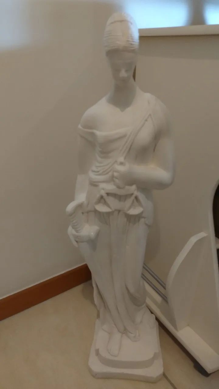 JUSTIÇA: Símbolo de Equidade e Retidão. Representação icônica da deusa romana Justitia - Foto 6