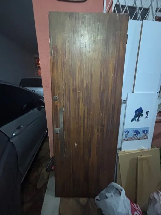Porta de madeira maciça 