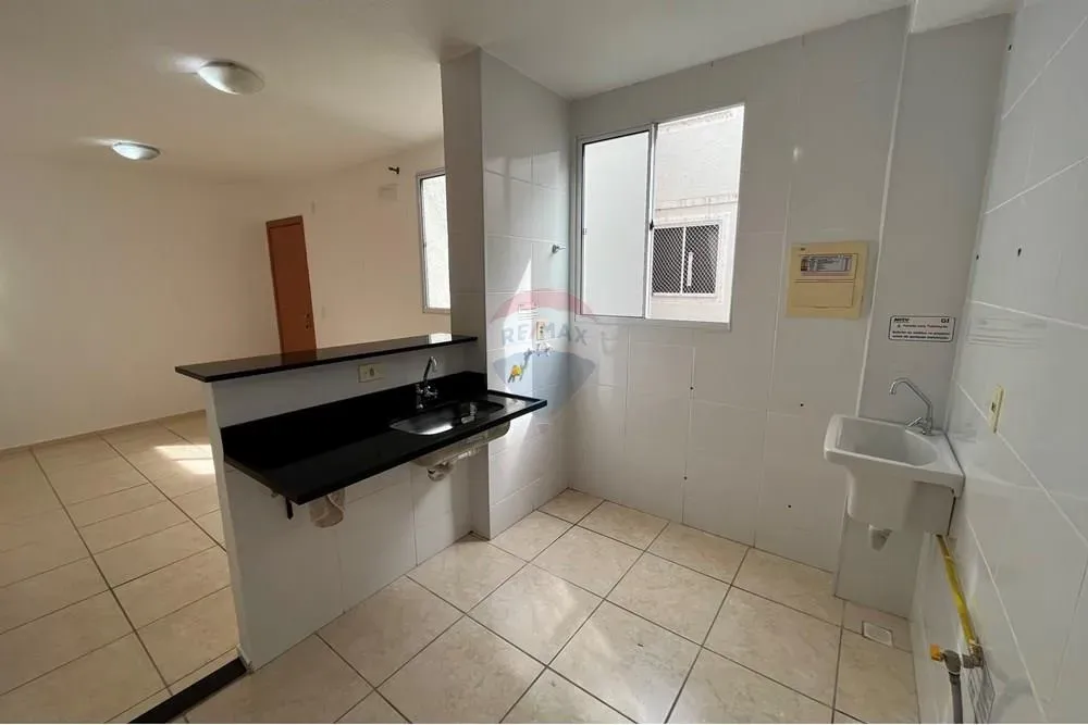 Apartamento para venda ou locação com 2 quartos no condomínio Chapada da Costa em Cuiabá.