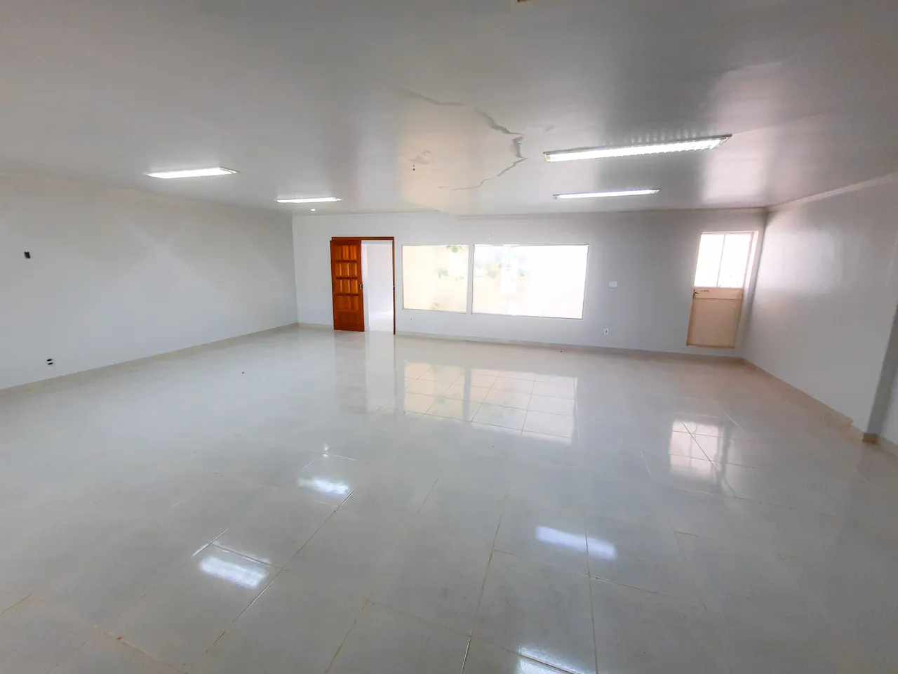 Alugo imóvel comercial de 300m² no Vieralves