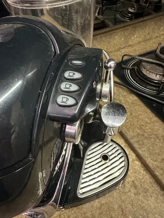  (aceito troca) Vendo cafeteira para café espresso 3 corações modelo Gesto. - Foto 2