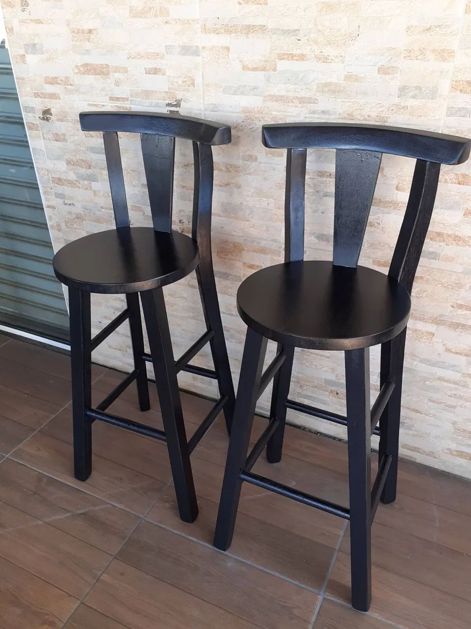 Banquetas alta vernizada ou preta (novas) - Foto 2