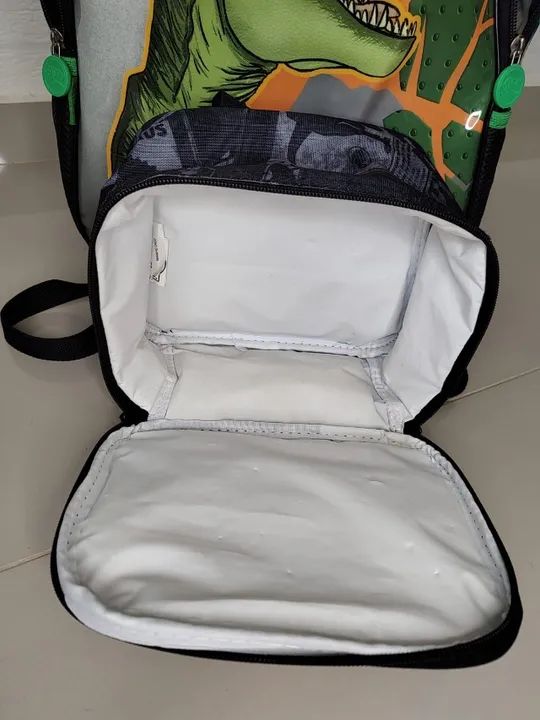 Mochila Adventure Rex com Rodinhas + Lancheira Jurassic World SESTINI - Foto 3