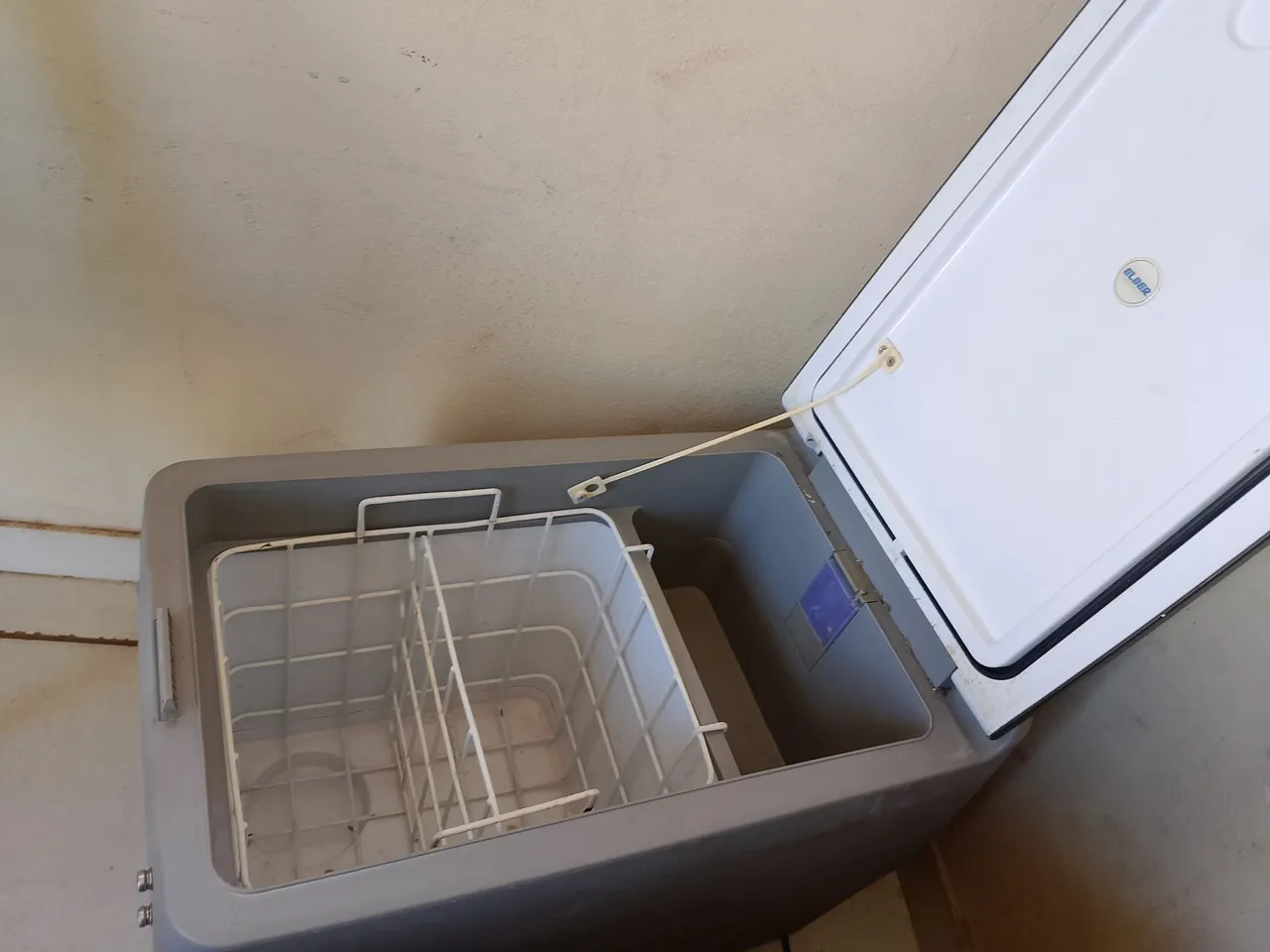 Freezer Portátil com Cesto e Divisórias