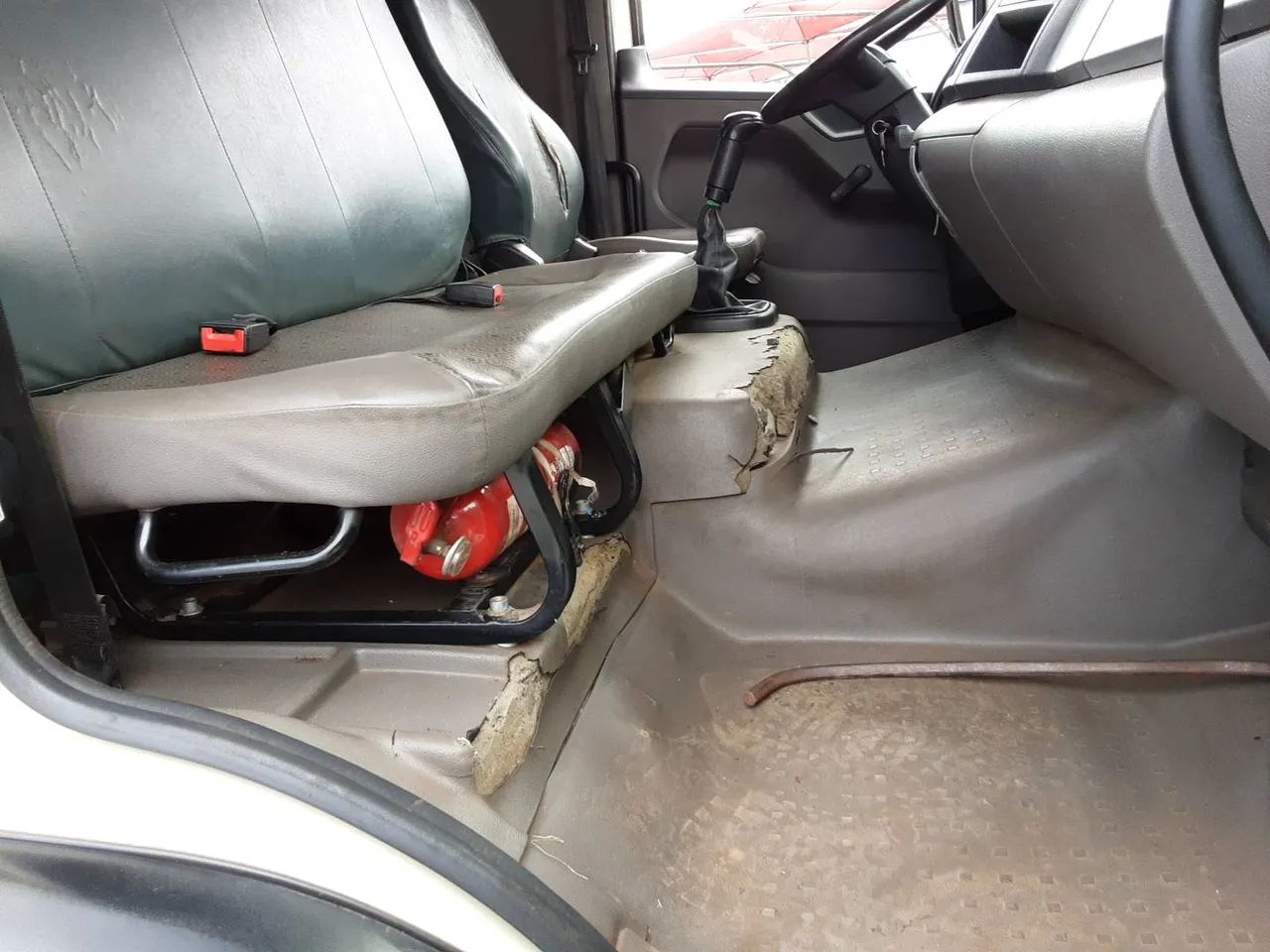 Volkswagen 15.190 E Constellation 2p (diesel)(E5) 2018/2019 Vamos Seminovos GOIANIA - Foto 10