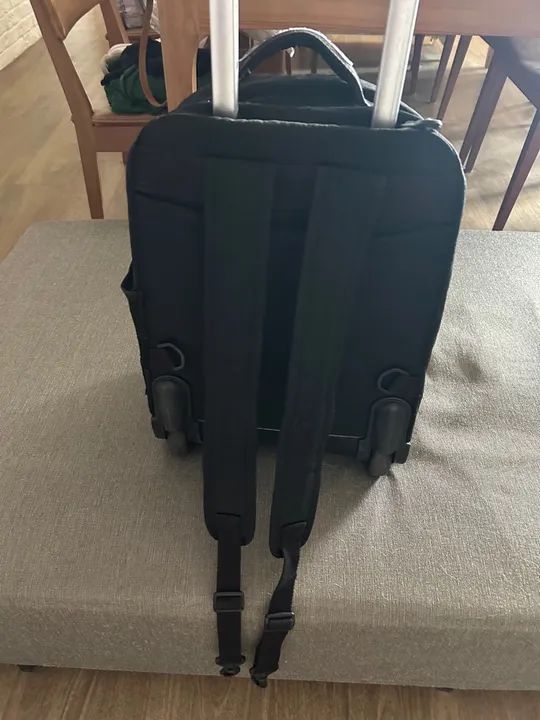Mochila Kipling, de rodinha, preta - Foto 5