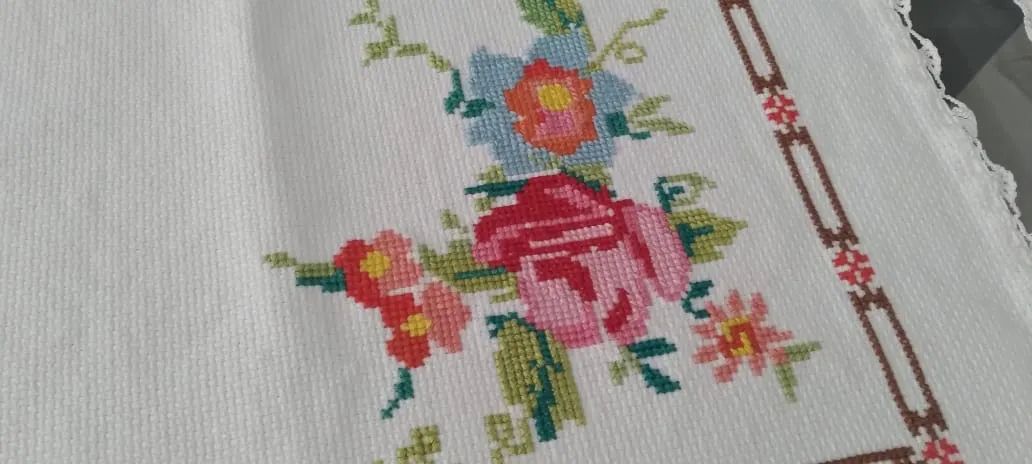 Antiga toalhinha de mesa + 2 paninhos - Foto 3