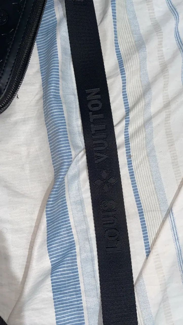 Bolsa Louis Vuitton Preta - Foto 2