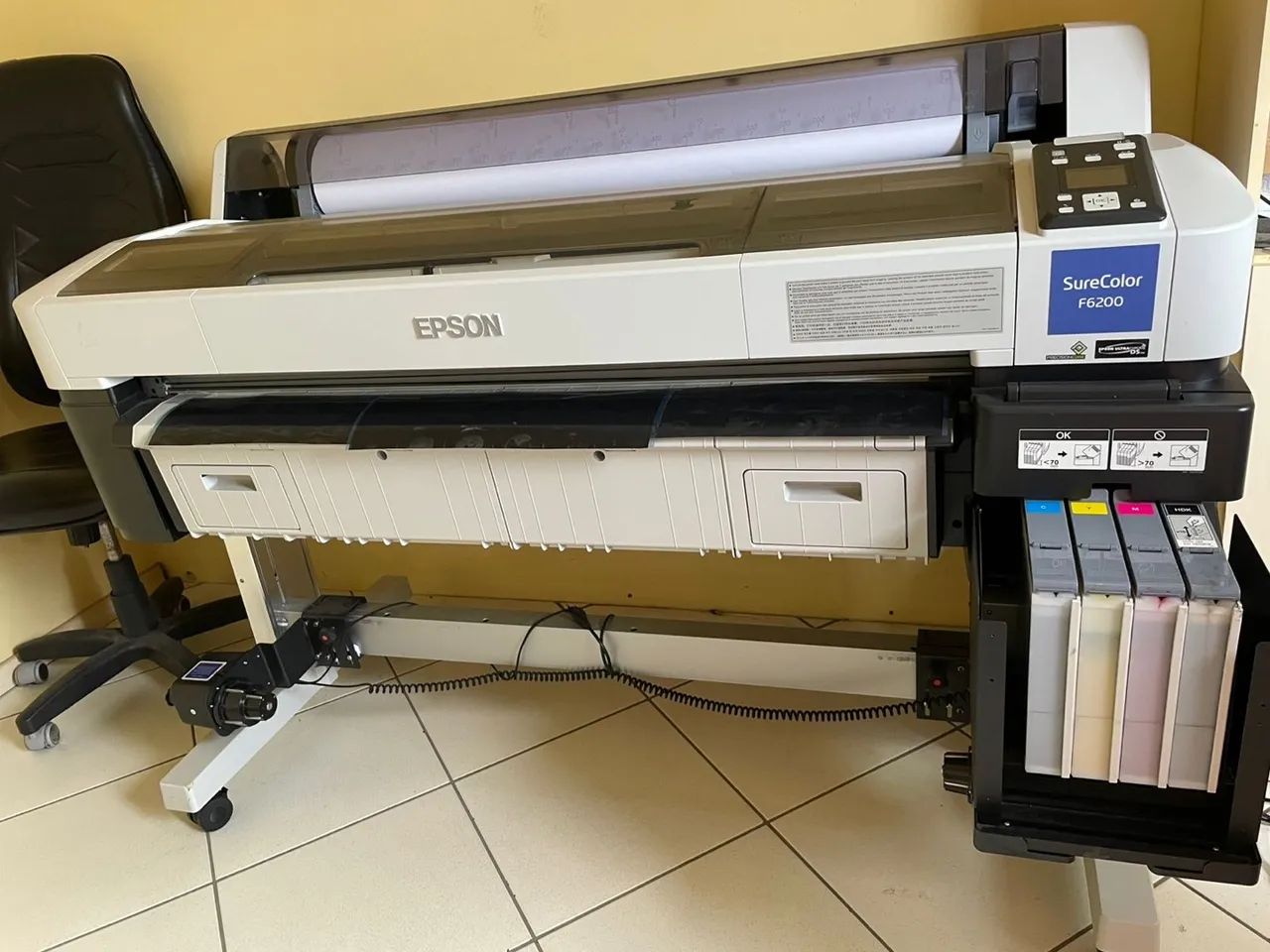 Impressora Epson  SureColor F6200 sublimação - Foto 4