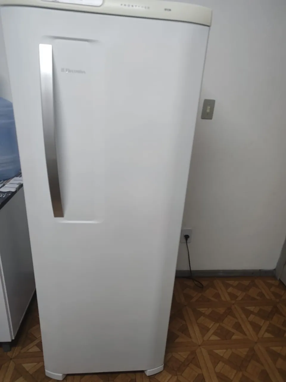 Geladeira Electrolux Frost Free 380L