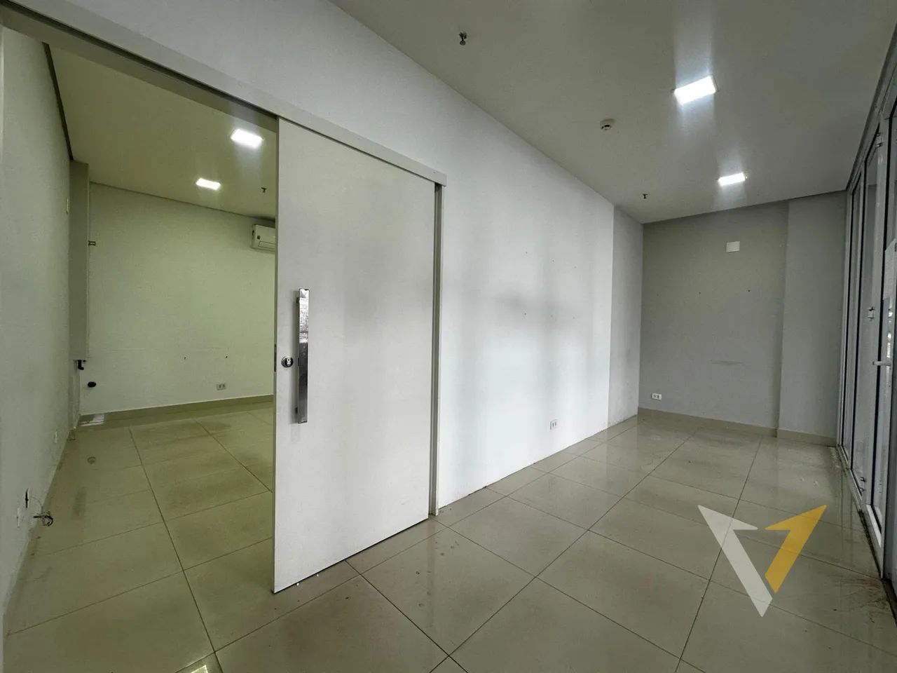 Sala para locação, Edifício Golden Office, Chácara Urbana, na cidade de Jundiaí-SP - Foto 4