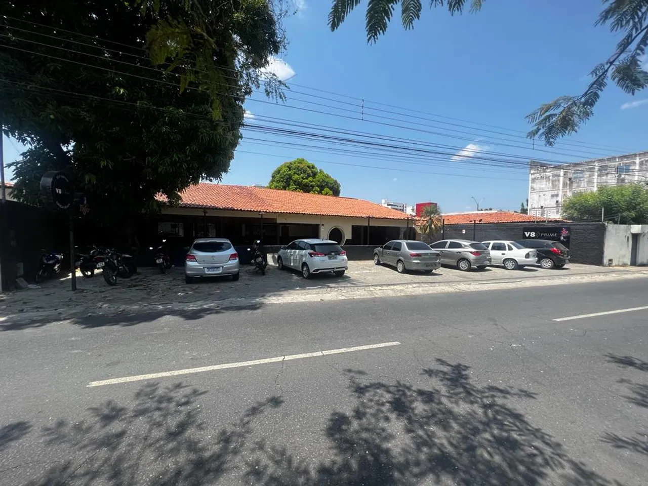 Casa comercial para aluguel na Av. Dom Severino, 500m2 de área construída , 25,00 metros d