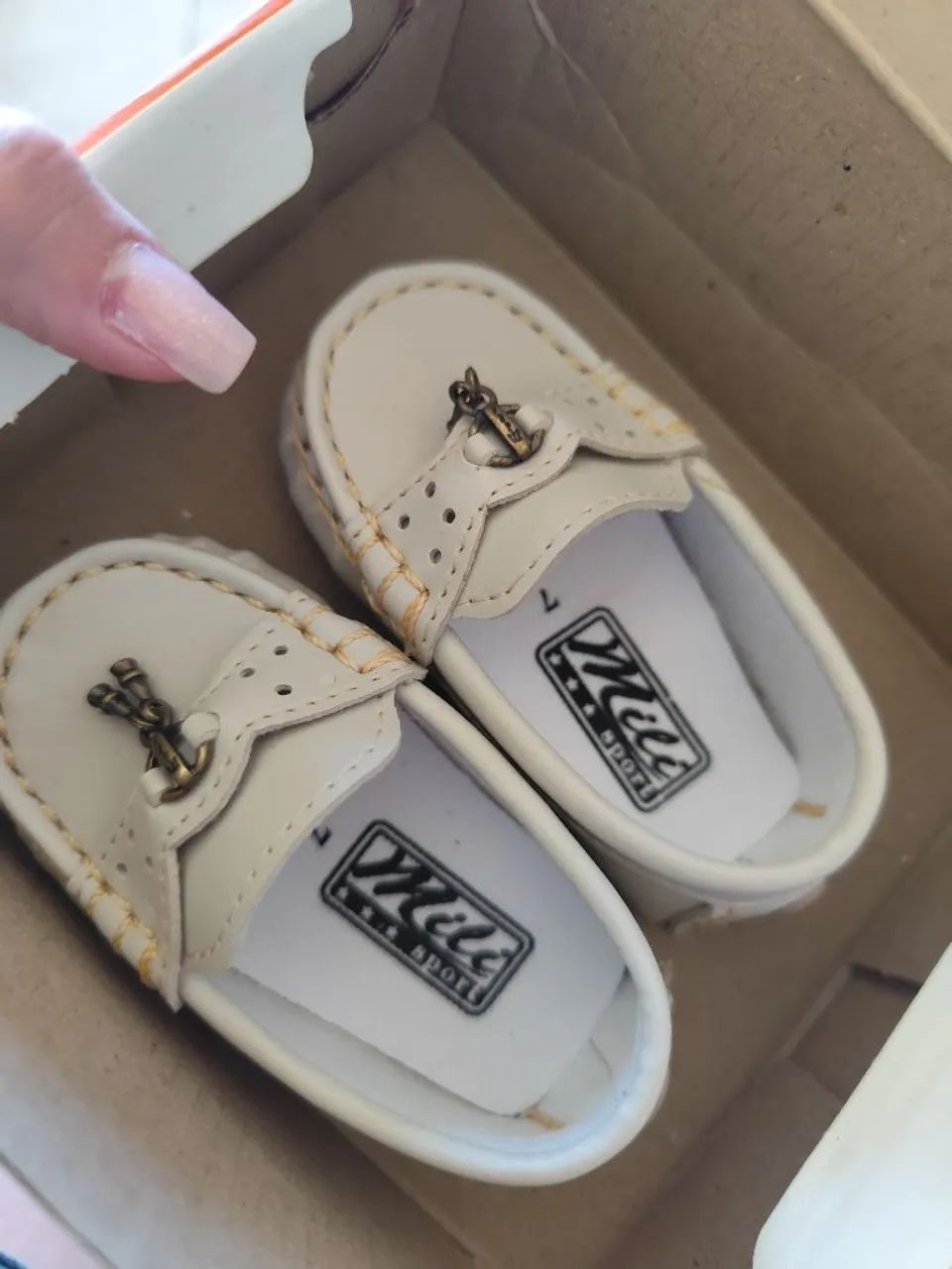 Sapatinho infantil masculino para batizado.