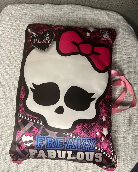 Travesseiro Monster High Freaky Fabulous