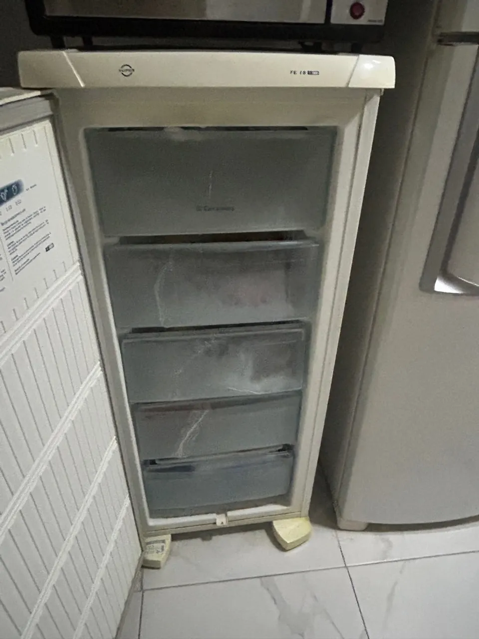 Freezer Vertical com Gavetas