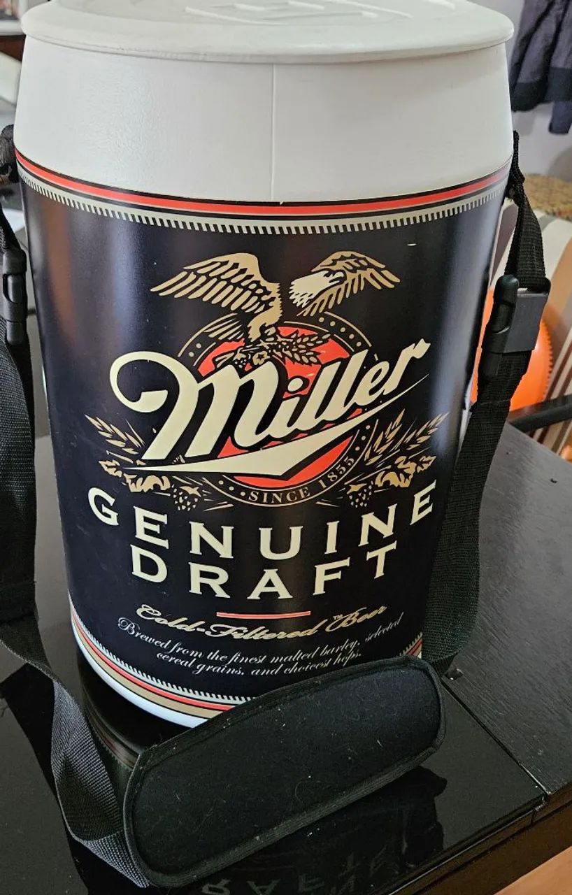 Cooler portátil Miller Genuine Draft 24 latas com alça - prático e com grande capacidade - Foto 2