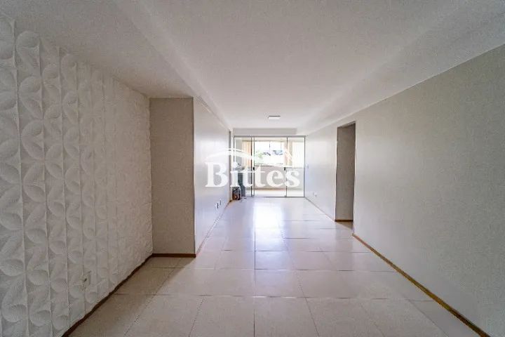 Res. Novara, 90m2, canto, área Central, desocupado, 2 vagas cobertas. - Foto 2