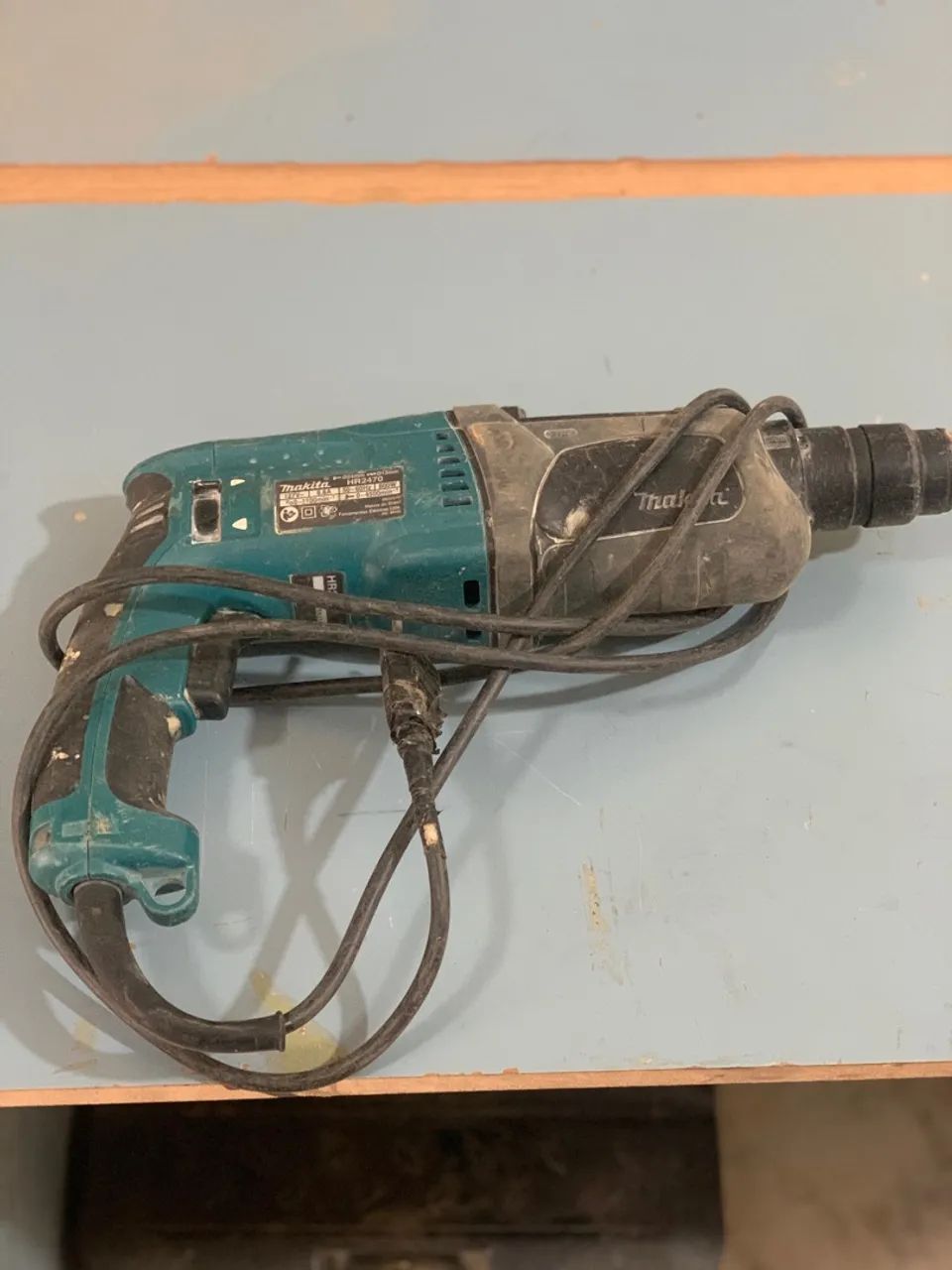 Furadeira martelete Makita HR2470