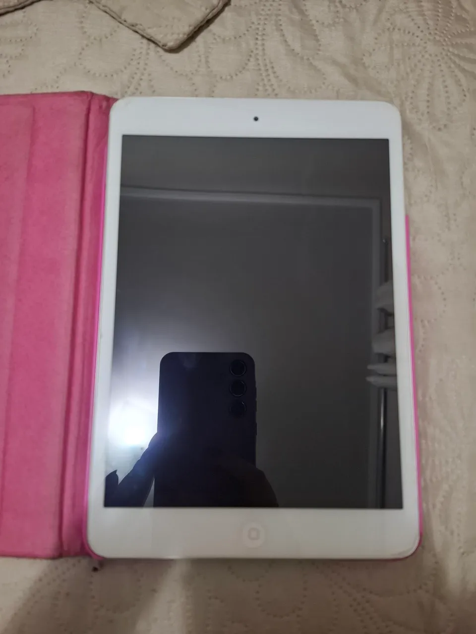 iPad Mini com Capa Rosa de onça