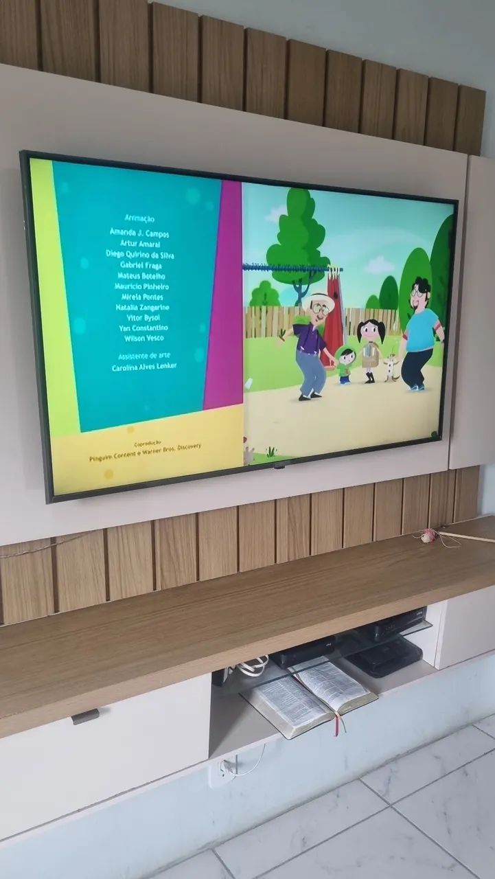 Painel de Tv64169237840385123