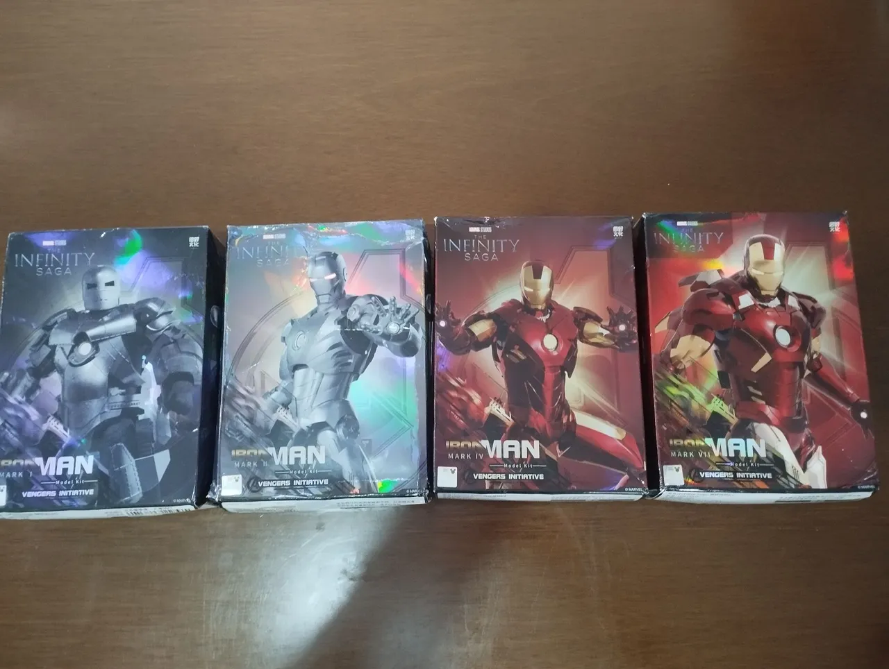 Homem de ferro / Infinity Saga Disney Mark 1 / Mark 2 / Mark 4 e Mark 7 / Model kit