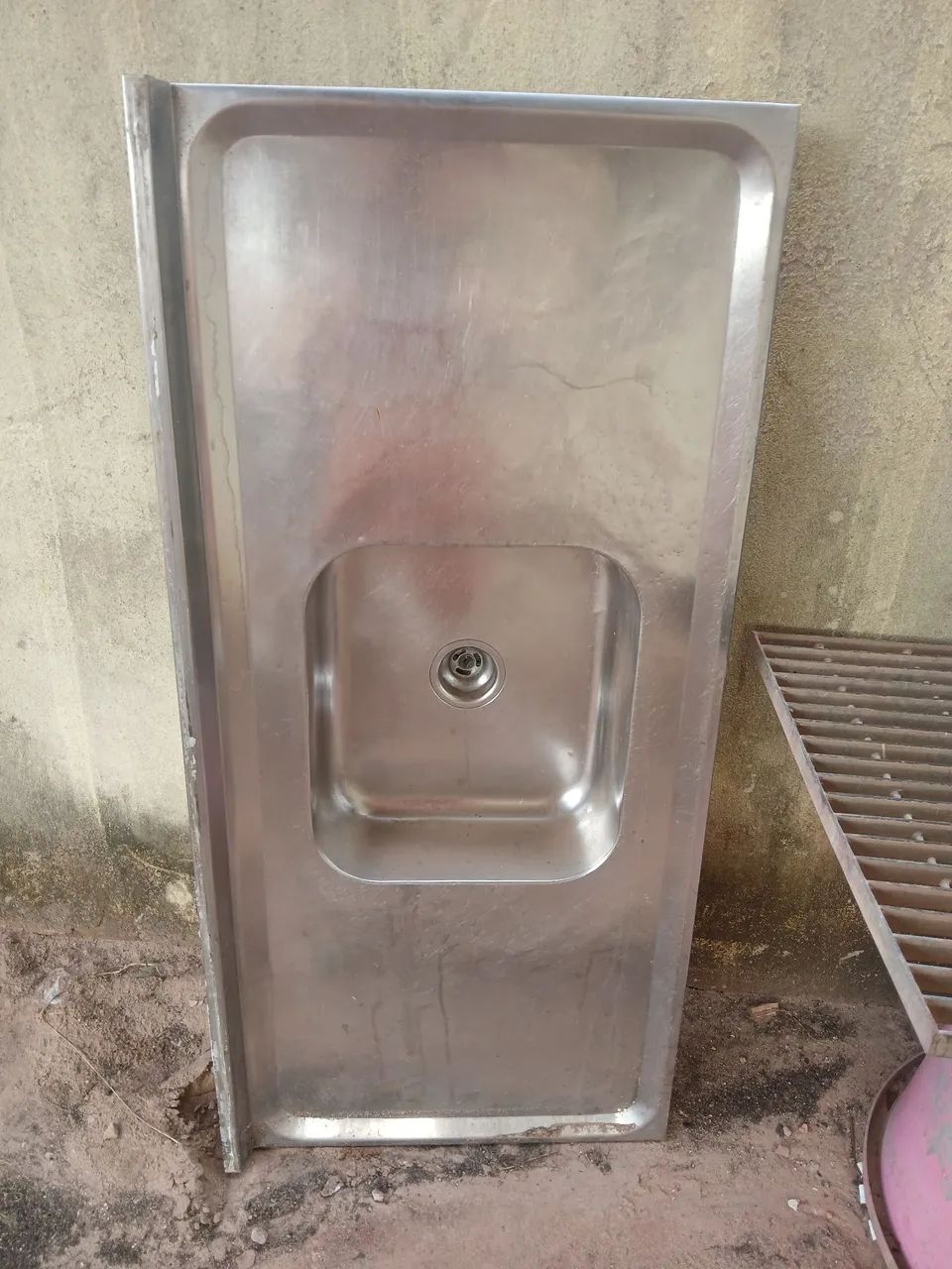 Stainless steel sink and small fiberglass tub64363607786499122