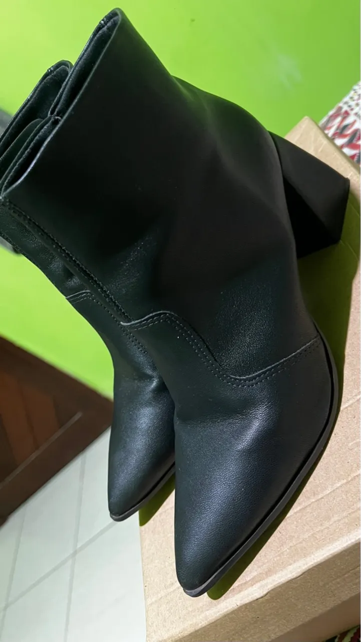 Bota em couro