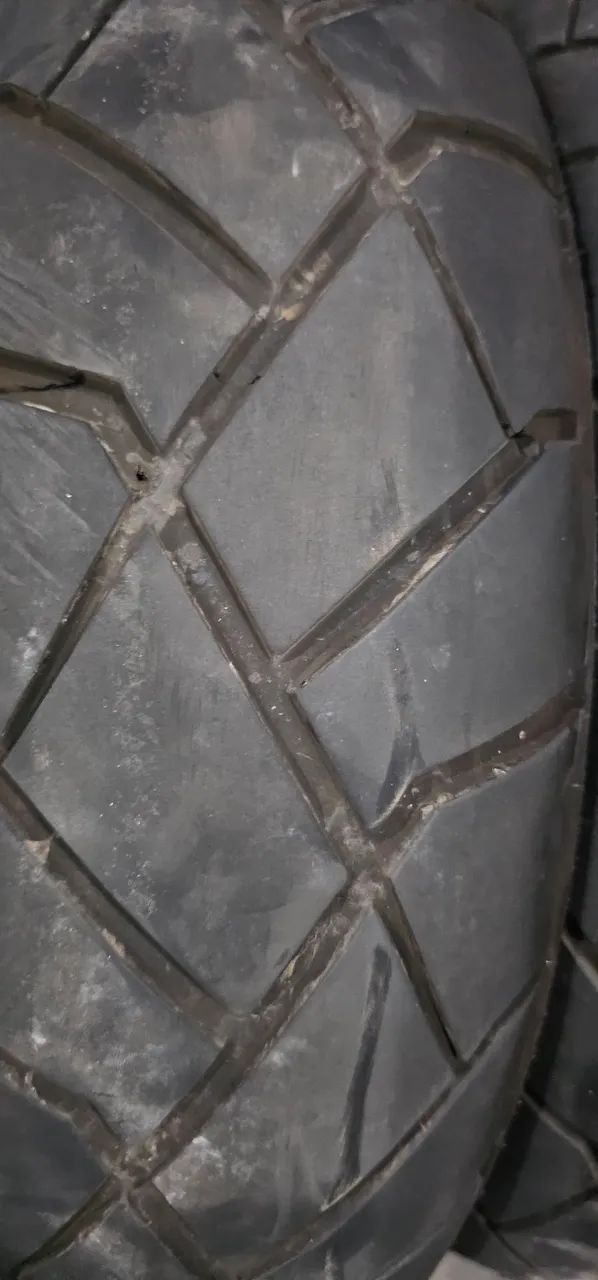 Jogo de Pneus para moto 120/70R17 e 160/60R17 Aro 17 usados mas com muita borracha. - Foto 3