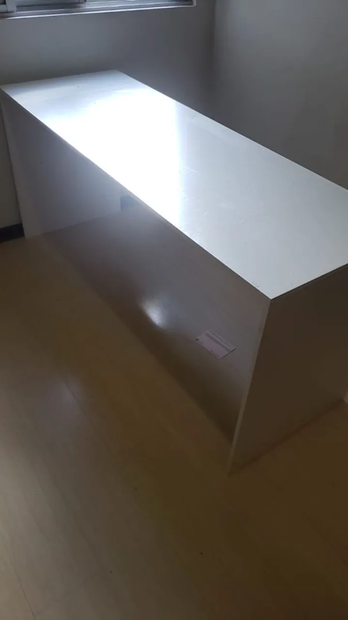 Mesa + estante com portas para retirada hoje
