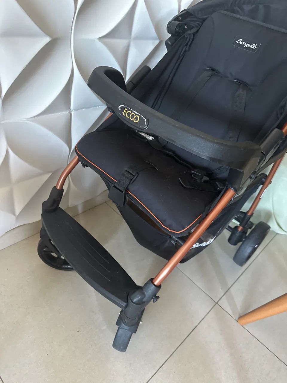 Carrinho de bebê e bebê conforto usado 5 vezes  - Foto 2
