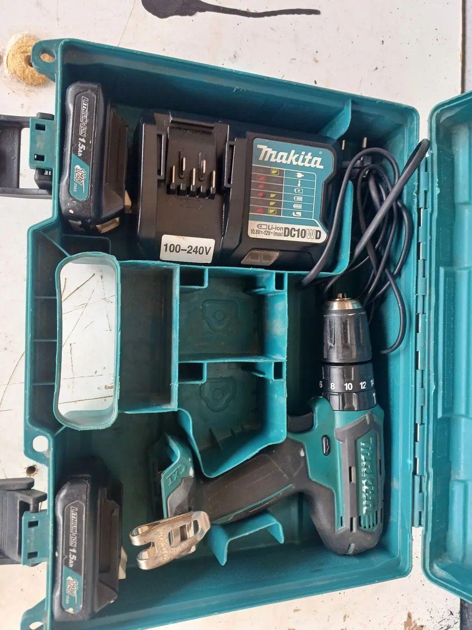 Furadeira e parafusadeira makita HP331D 