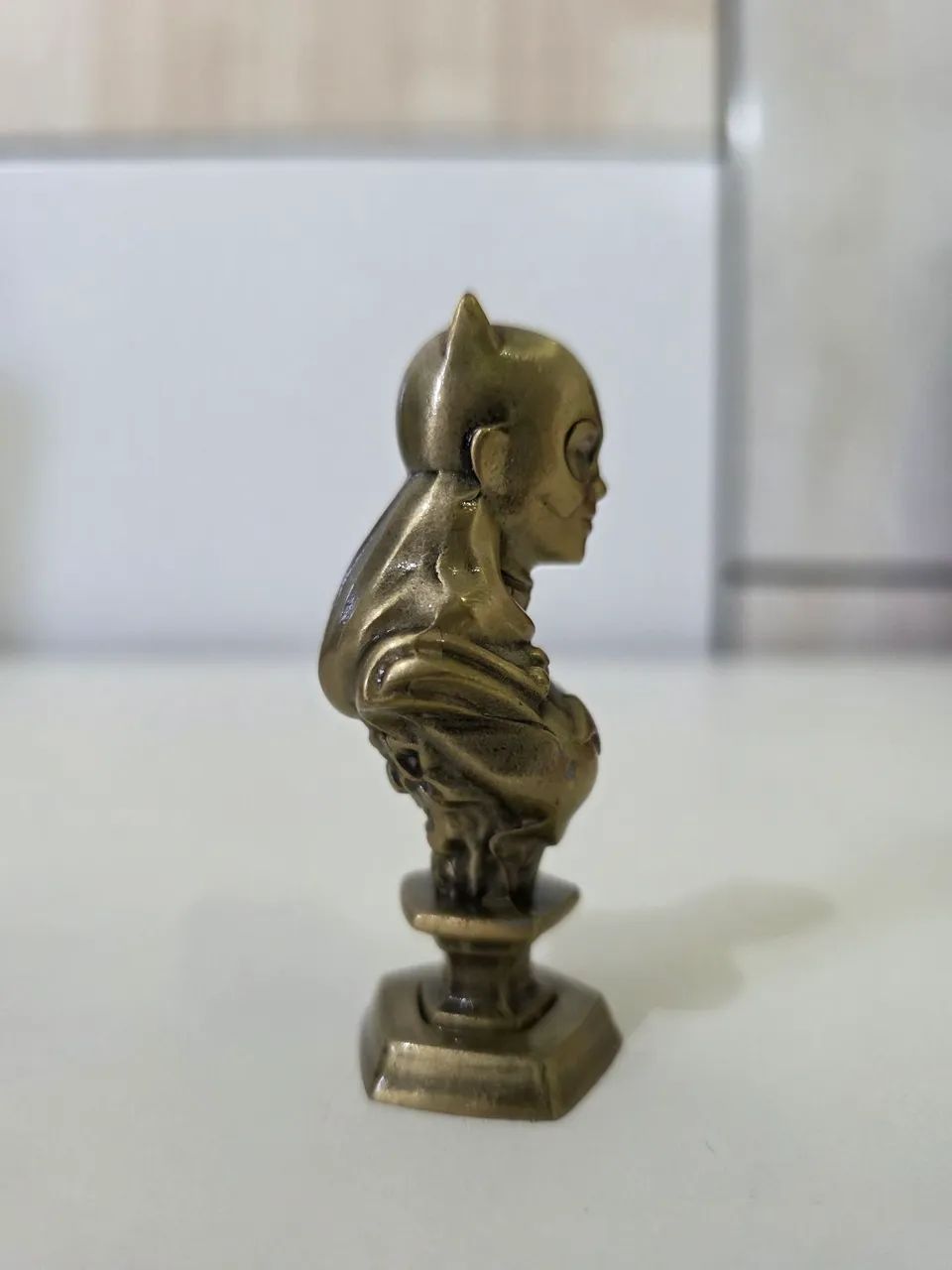 Busto Batgirl - Omelete Box / DC / Peça de Metal - Foto 4