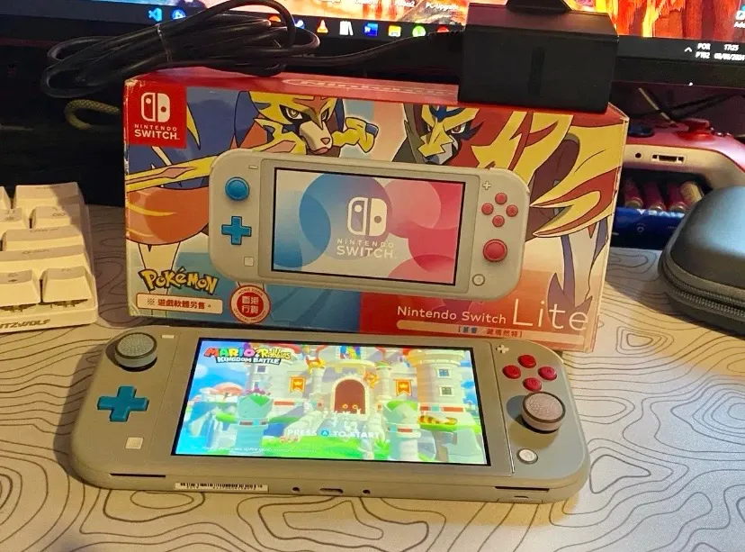 Nintendo Switch Lite ポケモン Nintendo Switch Lite Zacian and Zamazenta Pokemon Edition - Game