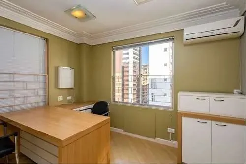 Sala para alugar, 52 m² no Centro - Curitiba/PR