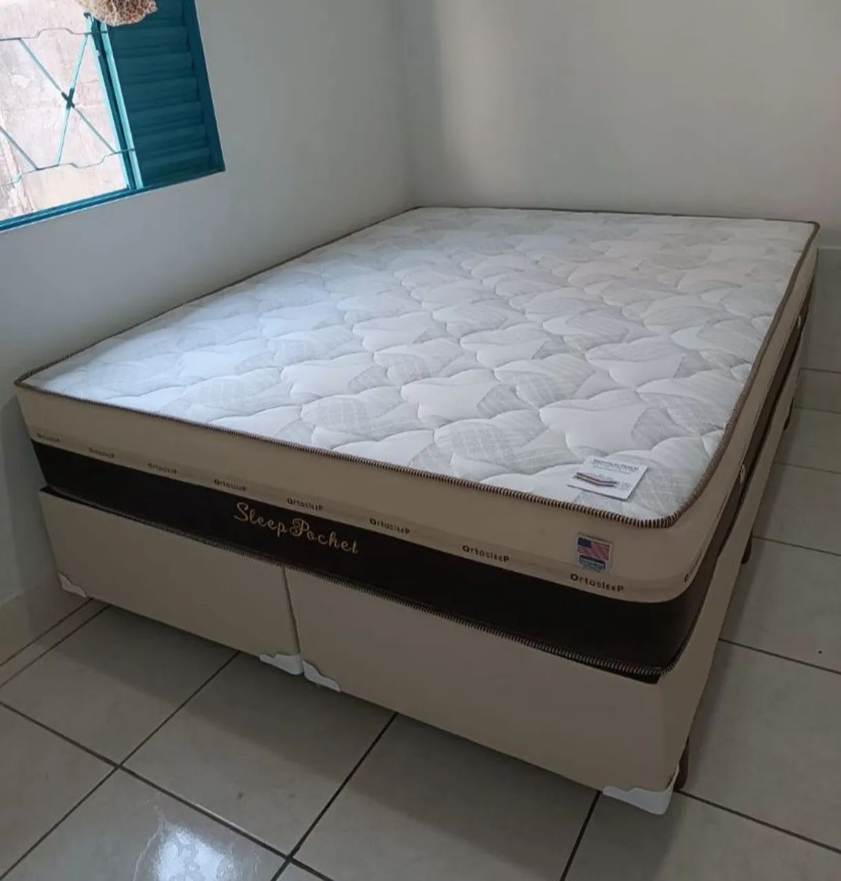 Cama Queen pronta entrega 