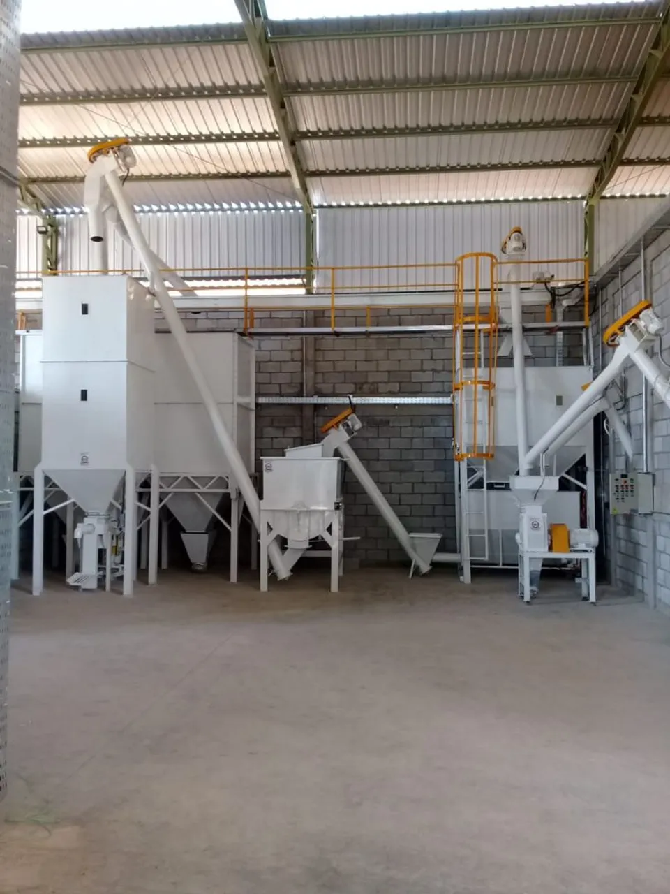 Máquinas Industriais para Processamento de Grãos