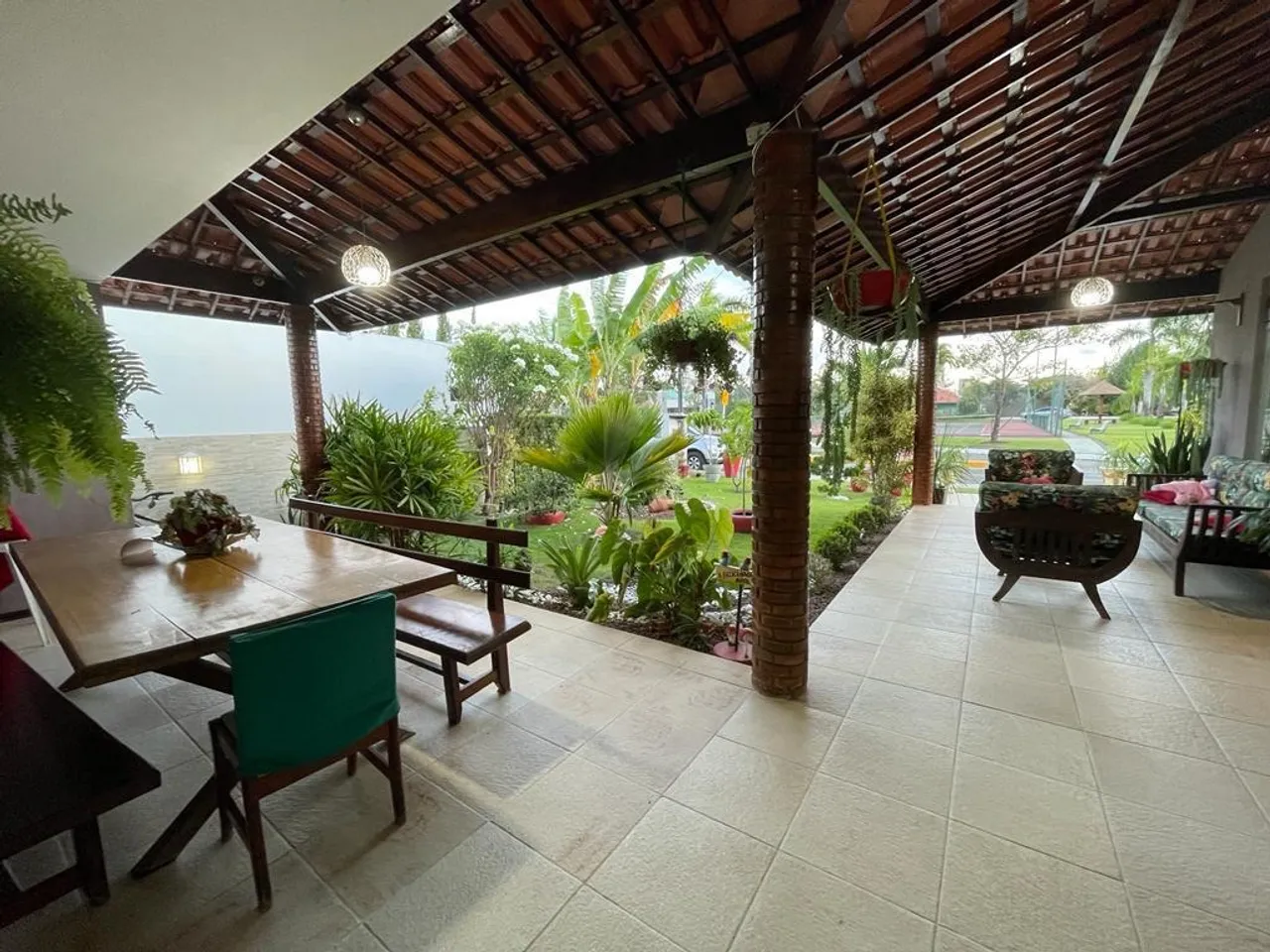 casa 4/4 sendo 3 suites em condomínio na serraria
