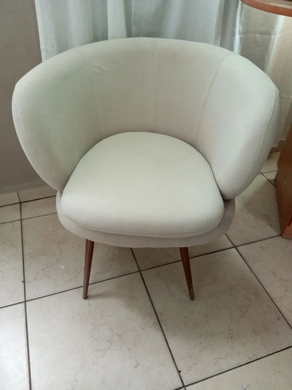 Poltrona Confortável e Elegante