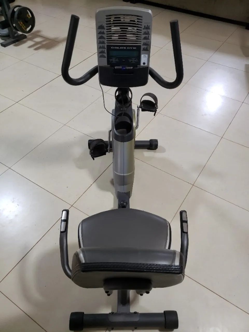 Bicicleta ergométrica Gold's Gym Usada - Foto 2