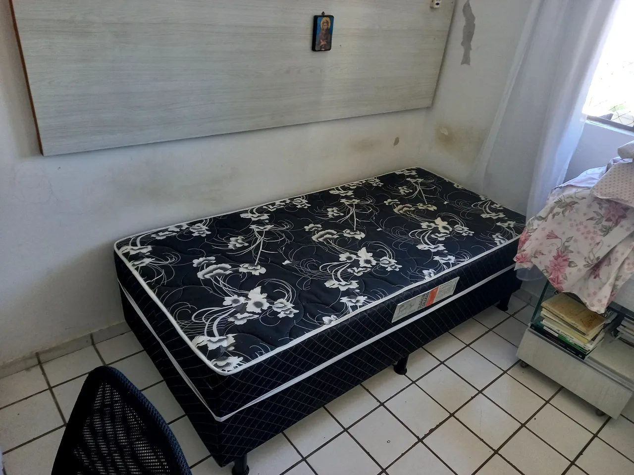 Cama Box Solteiro com Colchão Floral - marca AIAM