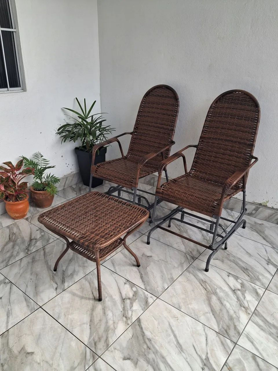 Cadeiras de balanço em vime para área externa - Foto 2