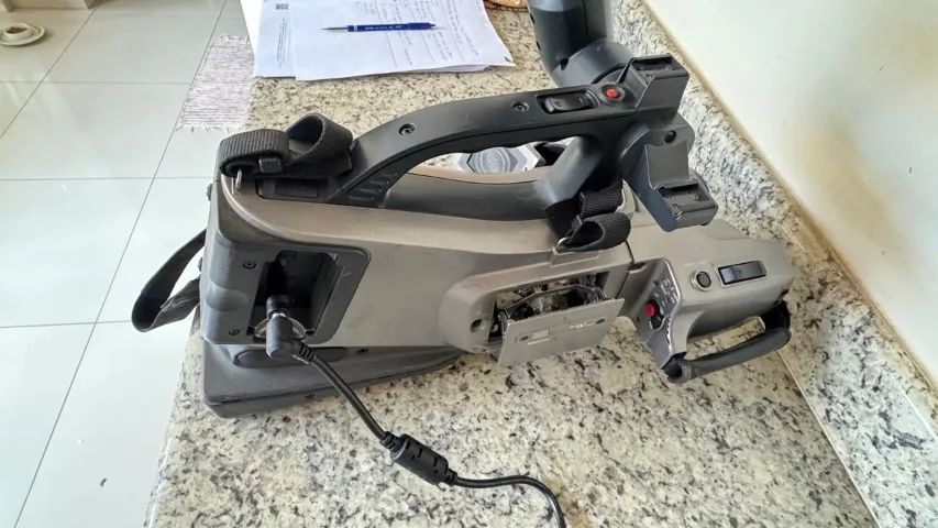 FILMADORA PANASONIC AG-DVC7 (PARA SER RESTAURADA OU APROVEITAR