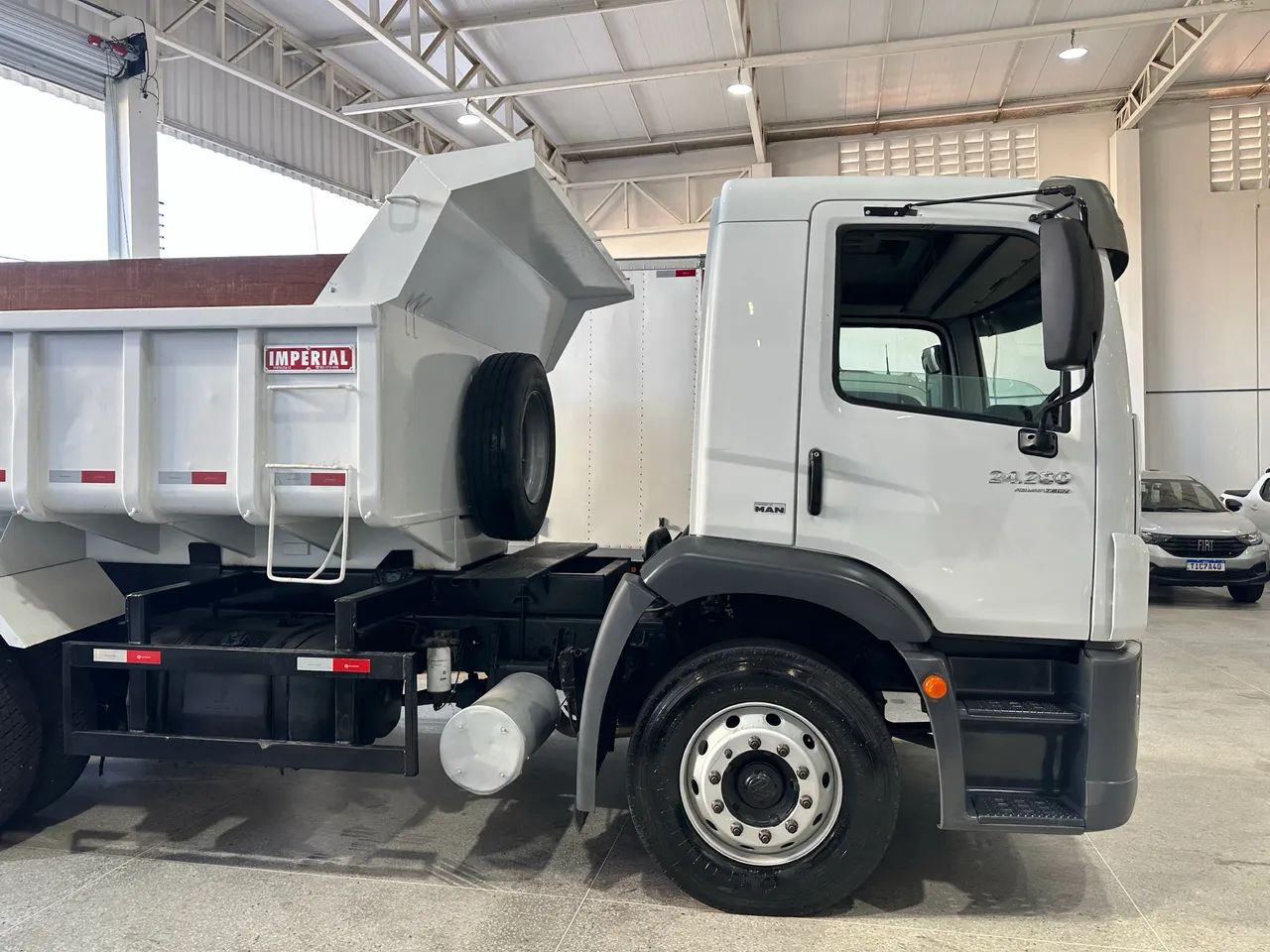 VOLKSWAGEN CONSTELLATION 24.280 6X2