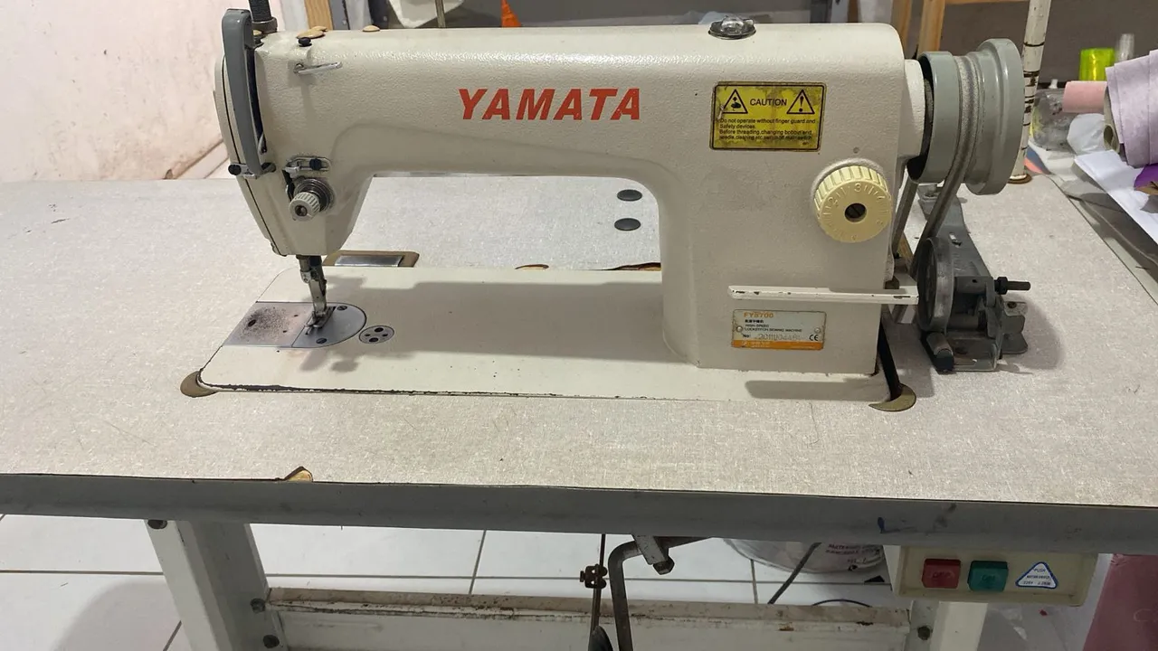 Máquina de Costura Industrial Yamata