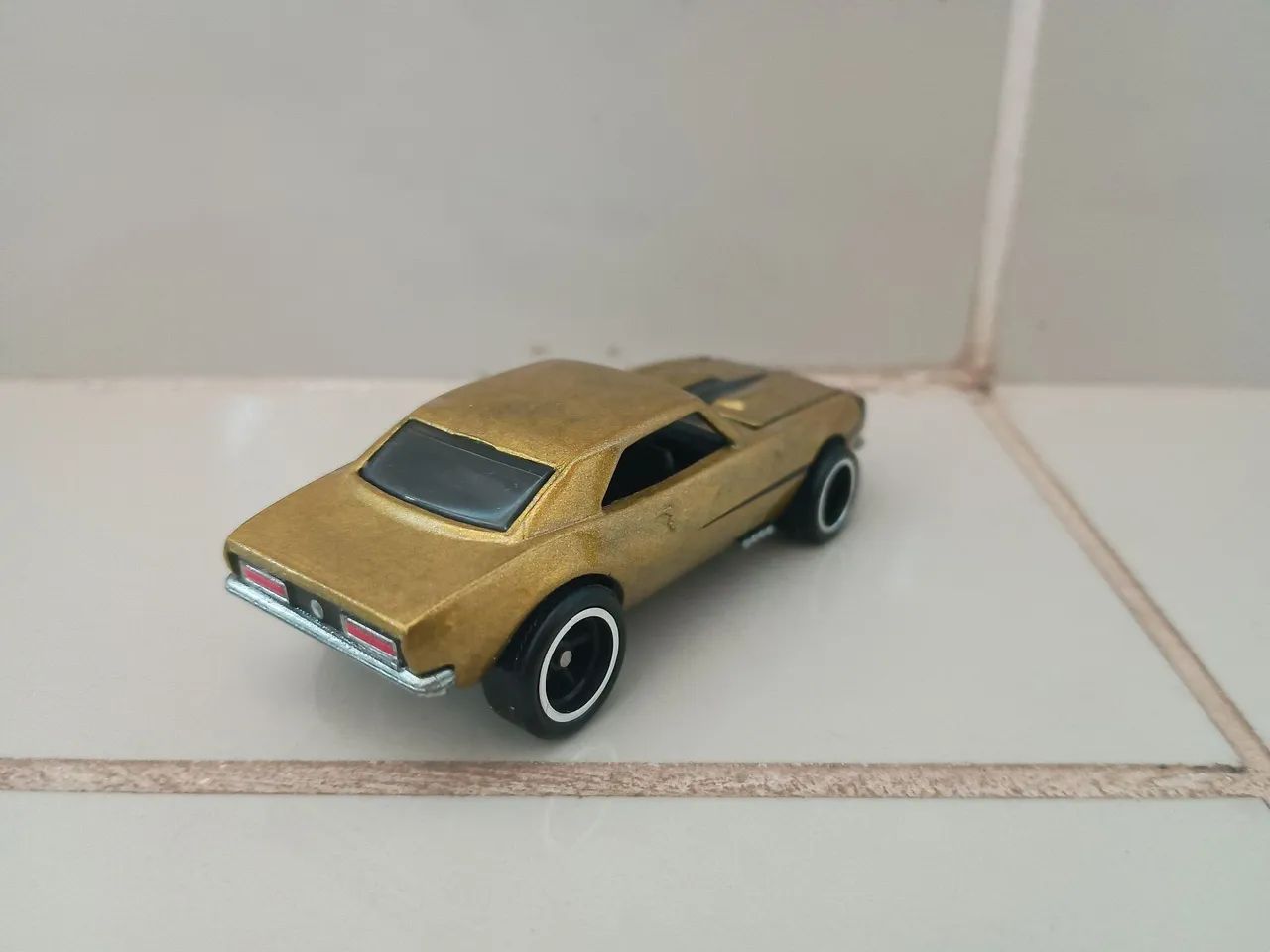 Miniatura chevrolet camaro boulevard hot wheels premium - Foto 2