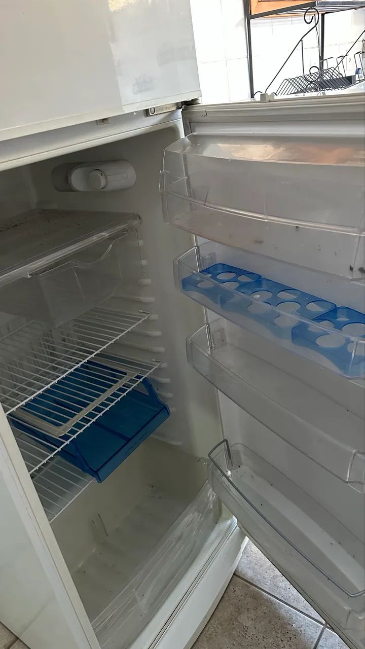 Geladeira Cônsul com defeito - Foto 4