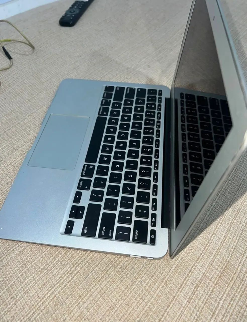 Vendo MacBook Air de 13 polegadas em bom estado de conservação, ideal para estudos - Foto 2