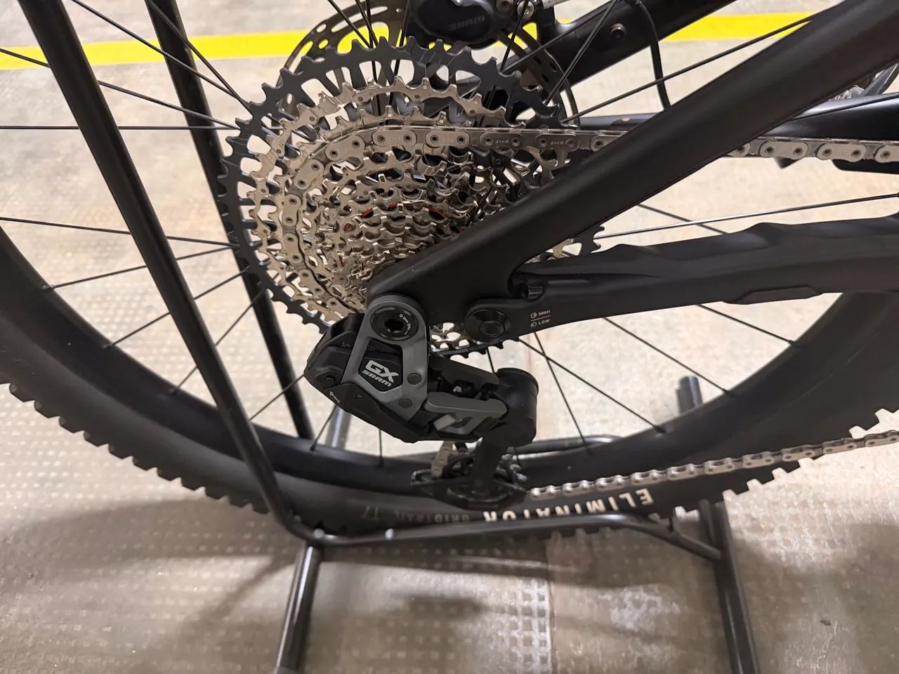 Bicicleta Specialized Turbo levo comp carbon 2024 - Foto 4