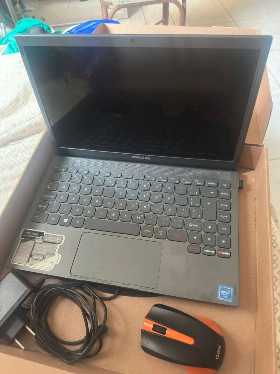 Notebook positivo com caixa e nota. Único dono - Foto 2